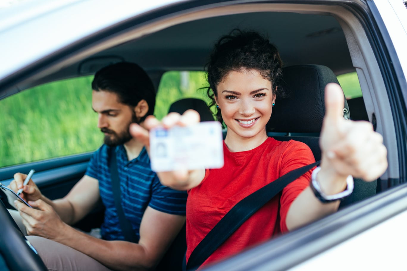 découvrez tout ce qu'il faut savoir sur la durée de validité des permis de conduire. informez-vous sur les différentes catégories, les conditions de renouvellement et les impacts des infractions sur votre permis.