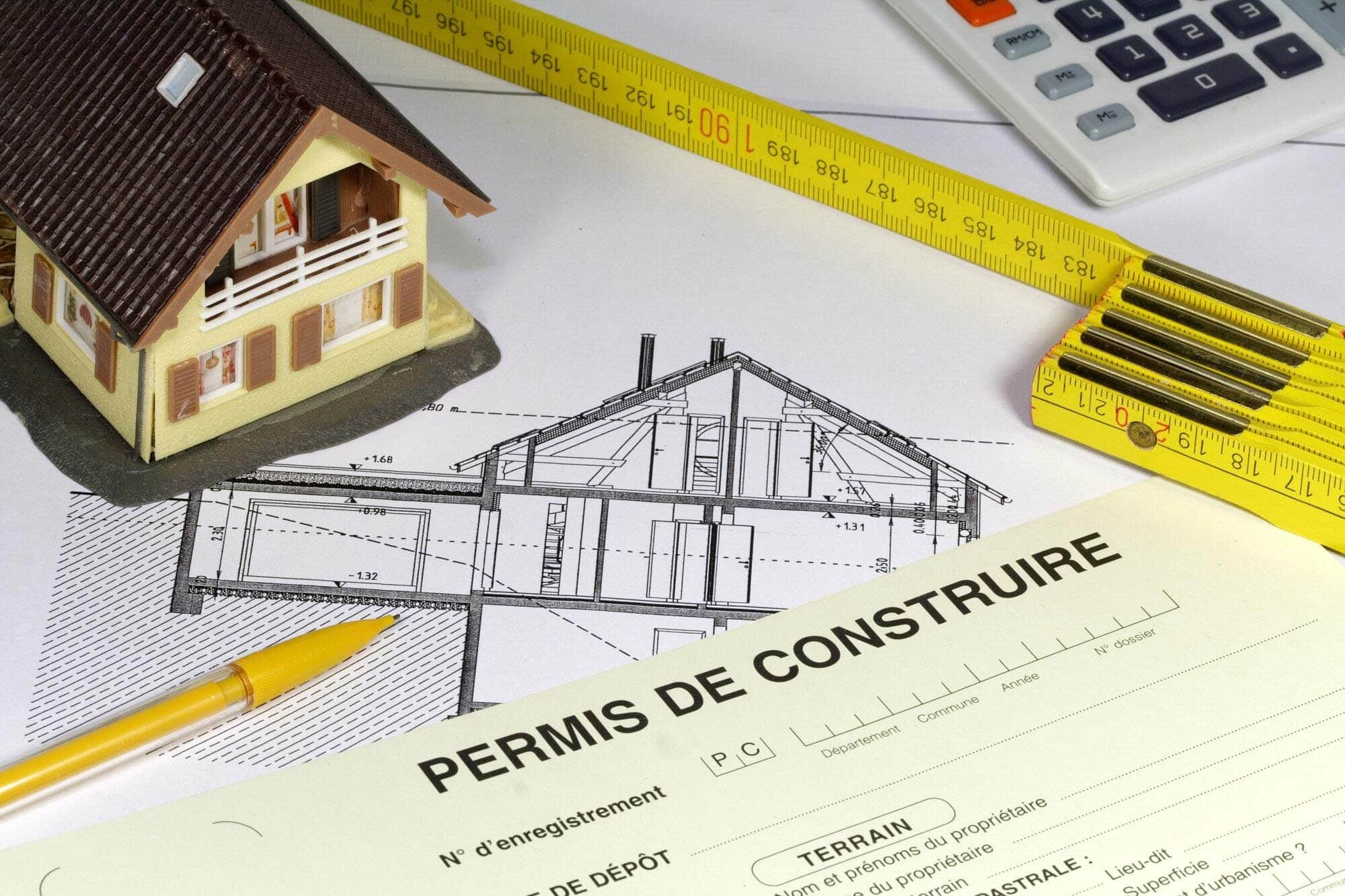 découvrez tout ce qu'il faut savoir sur le permis de construire : démarches, documents nécessaires, délais d'instruction et conseils pratiques pour faciliter votre projet de construction.