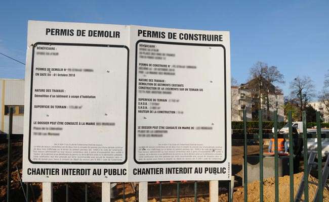 découvrez tout ce qu'il faut savoir sur la prolongation d'un permis de construire : démarches, conditions, délais et conseils pratiques pour garantir la pérennité de vos projets de construction.