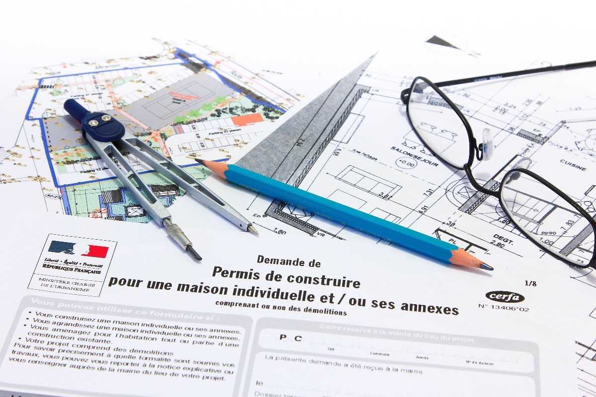 découvrez les modalités et étapes essentielles du recours au permis de construire. informez-vous sur vos droits et les démarches à suivre pour contester un permis de construire et garantir la conformité de votre projet immobilier.